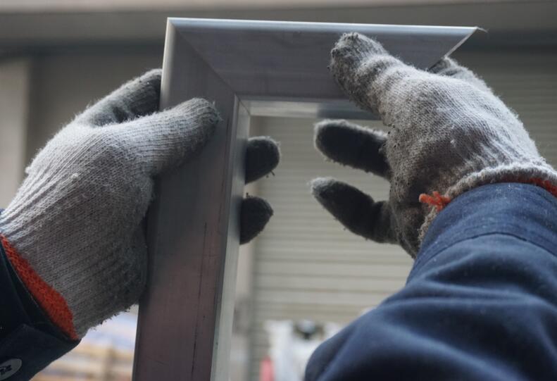 【蘇州】相框45度對角切割要用全自動45度對角機，并非雙頭鋸??！